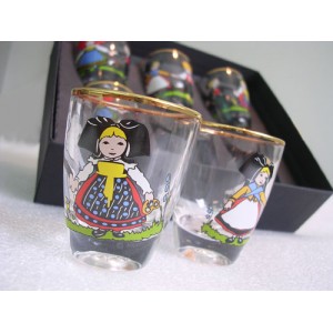 Coffret de 6 petits verres &agrave; eau de vie, motif Hansi